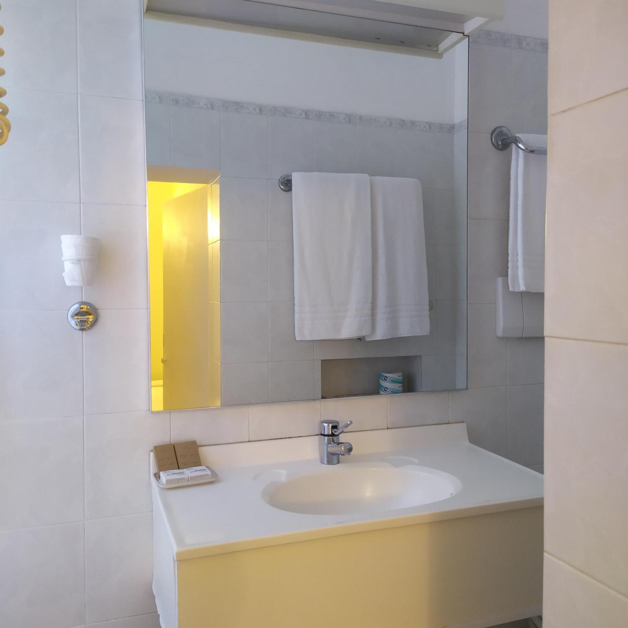 Hotel Torre เชลเล ลีกูเร ภายนอก รูปภาพ